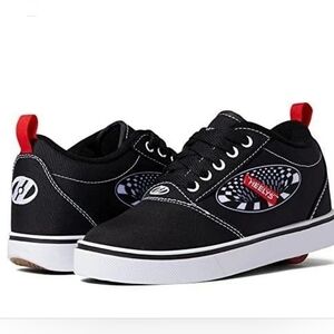 Heelys Black Pro 20 Boys Shoes Wheels Skater Youth Size 2 Wheel Sneakers